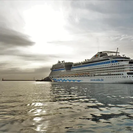 Lejlighed Centrum, 700m Do Plazy - 2 Sypialnie, Salon, Balkon, Bezplatny Parking, Gdynia