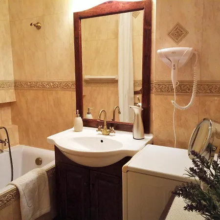 Centrum, 700m Do Plazy - 2 Sypialnie, Salon, Balkon, Bezplatny Parking, *