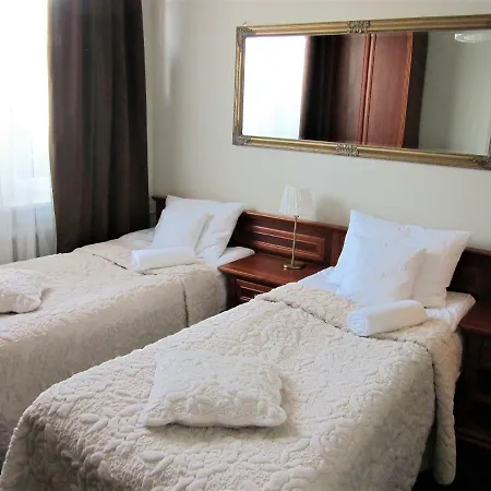 Lejlighed Centrum, 700m Do Plazy - 2 Sypialnie, Salon, Balkon, Bezplatny Parking,