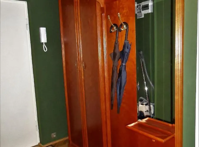 Centrum, 700m Do Plazy - 2 Sypialnie, Salon, Balkon, Bezplatny Parking, Apartmán *